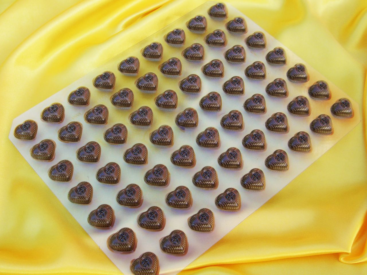 1 sheet hollow heart mini dark