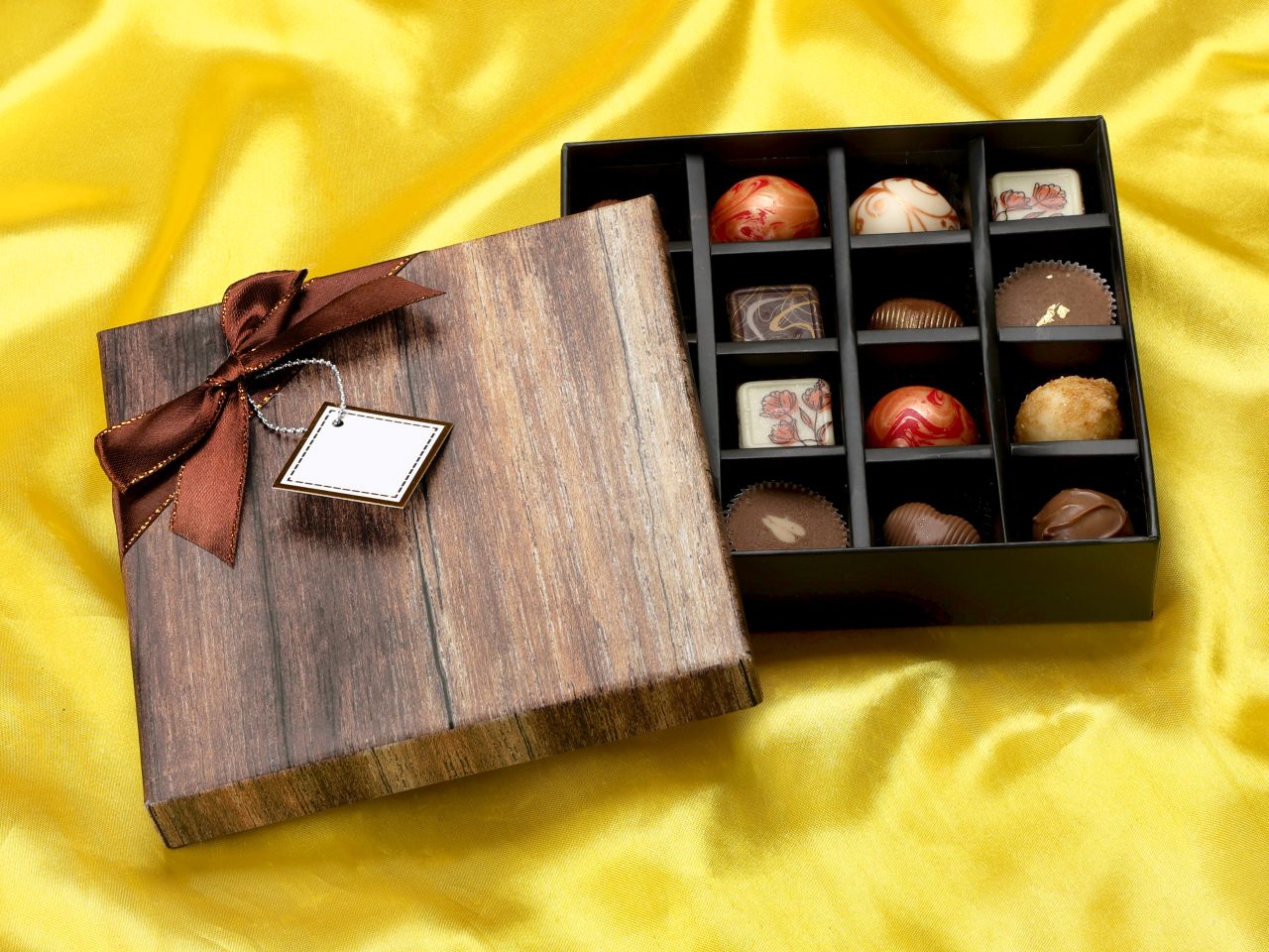chocolate case wood style fuer 16 pralinen