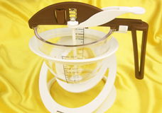 Dosing Aids for Filling and Portioning Liquid and Creamy Mixtures