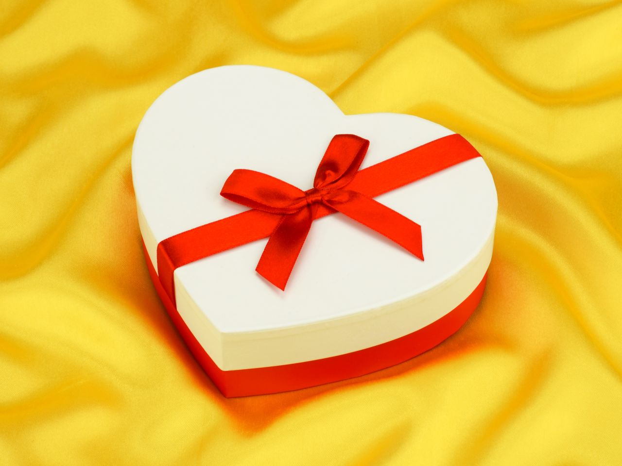 chocolate case heart fuer 11 pralinen