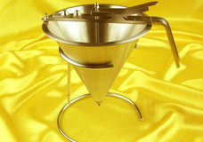 Filling funnels for controlled filling of moulds and jars