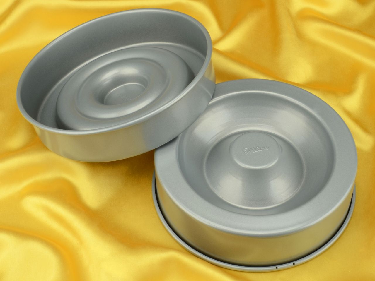 wilton herz heart cake pan set
