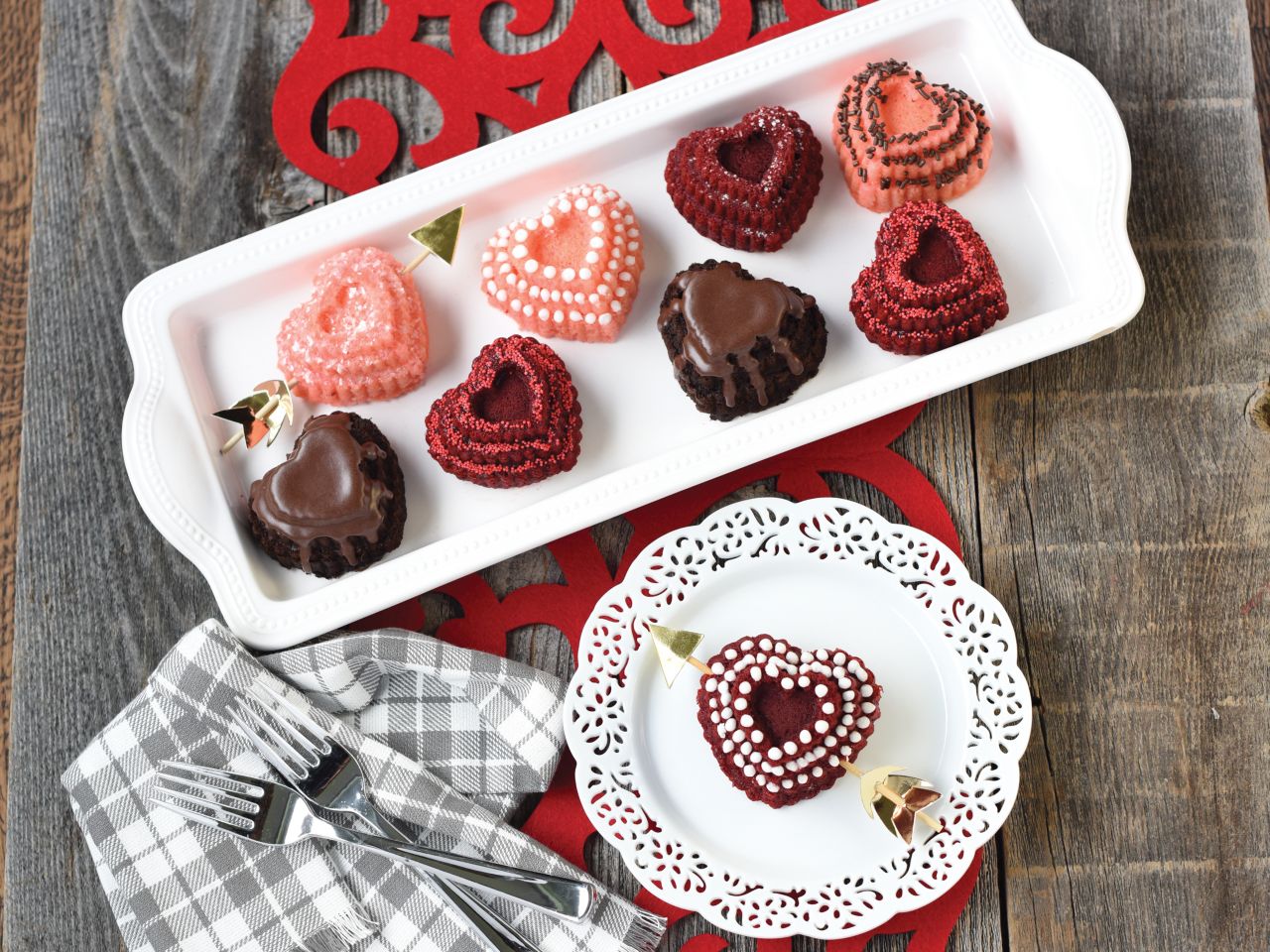 nordic ware tiered heart cakelet pan