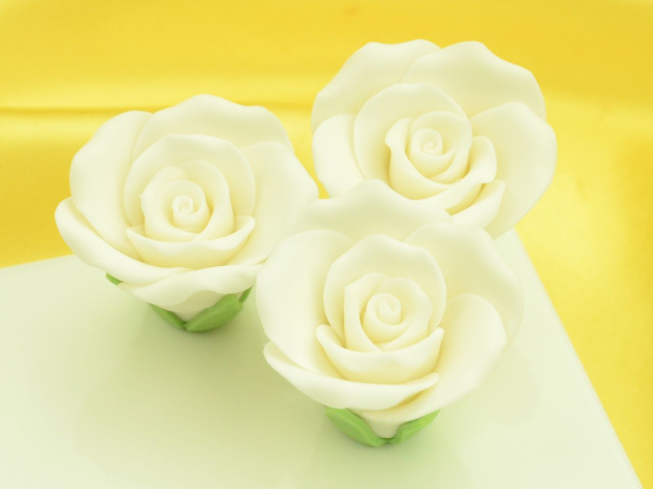 roses 35mm white sugar 3 pieces