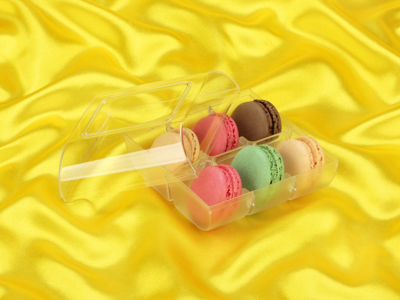 half shells 12pcs colourful in box for 6 macarons transparent