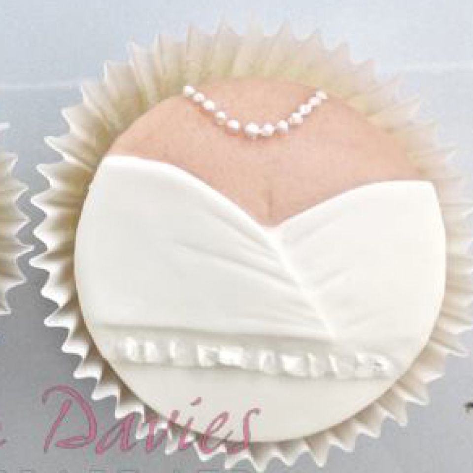 karen davies fondantform bride groom