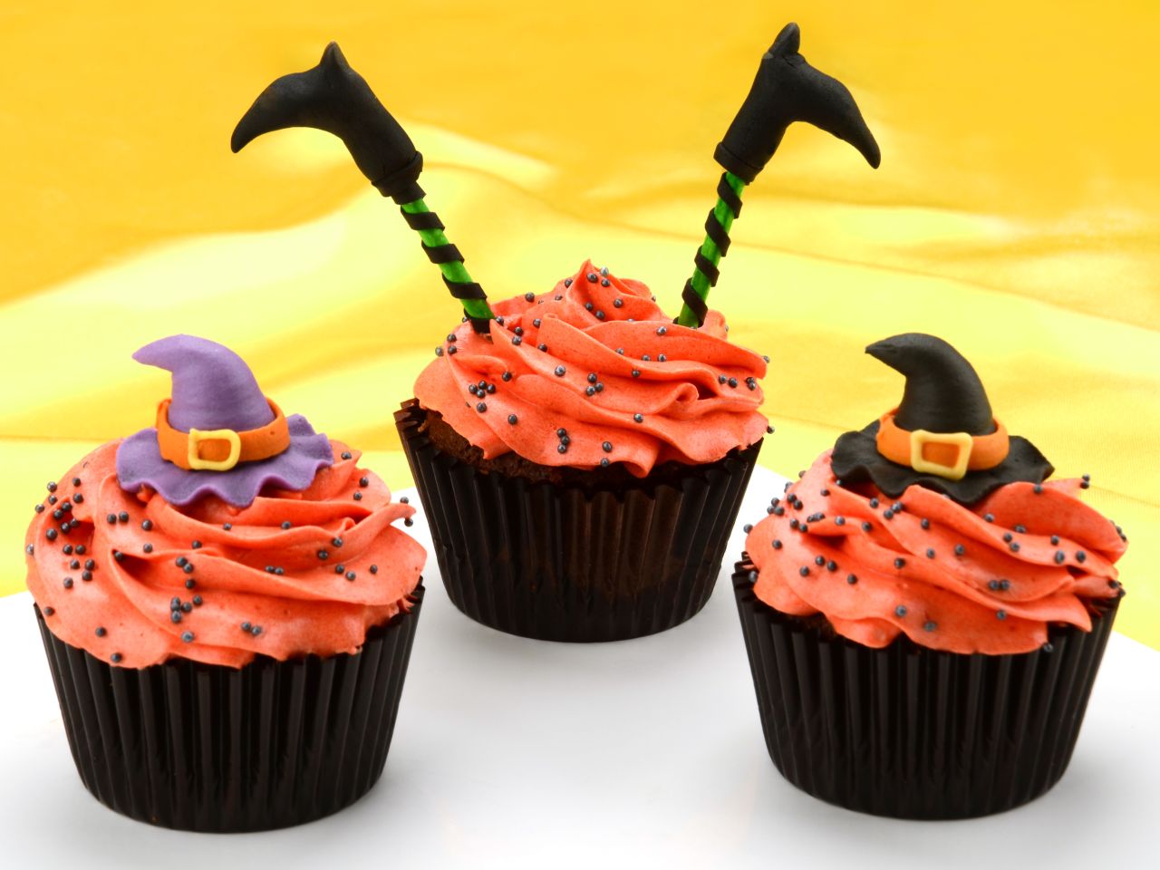 halloween cupcake decorating set