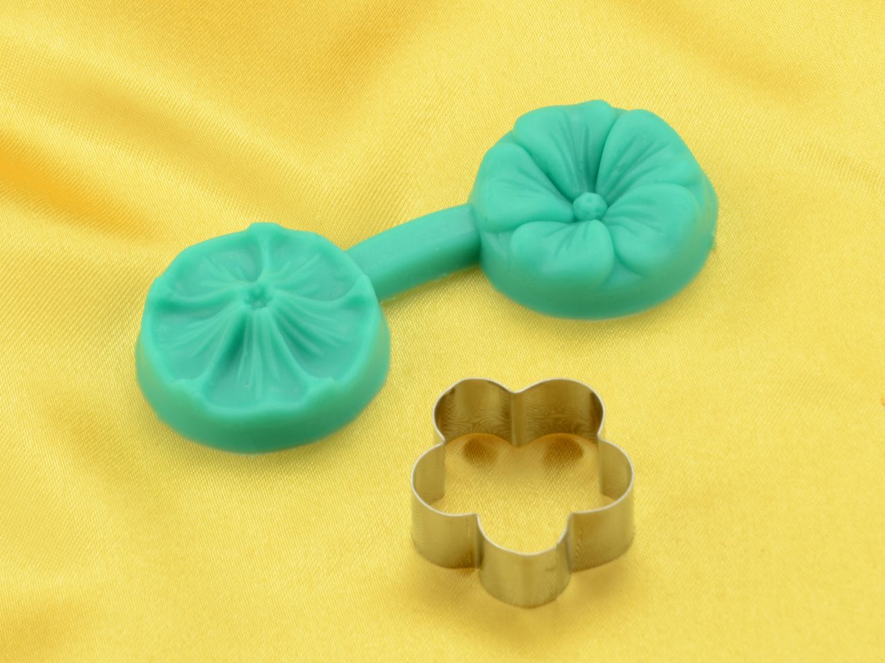 silicone cutter and veiner cherry blossom
