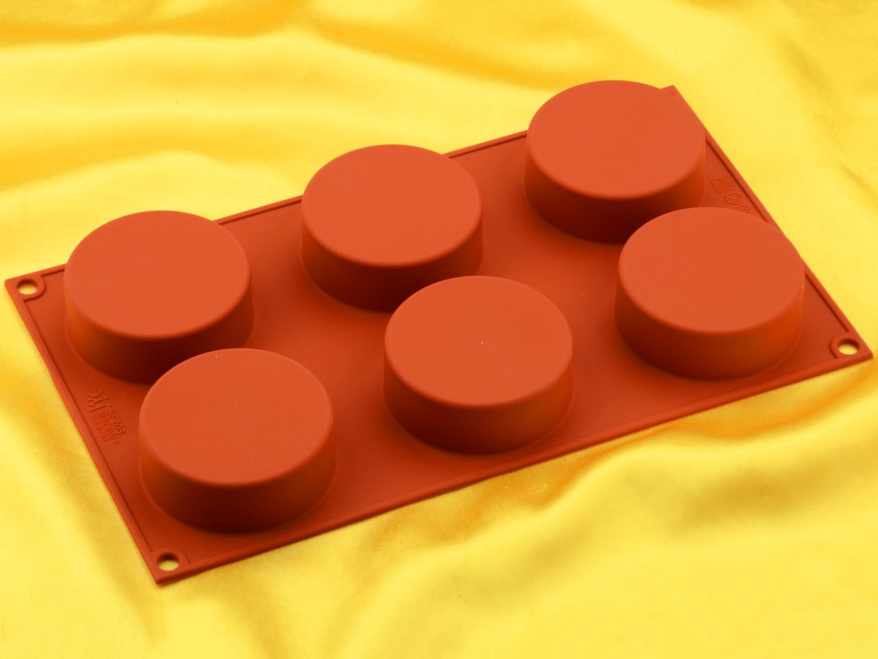silicone mould small cylinder 7cm
