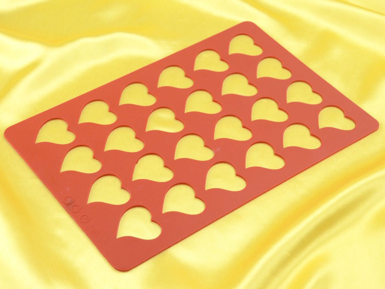 silicone frame for lids heart