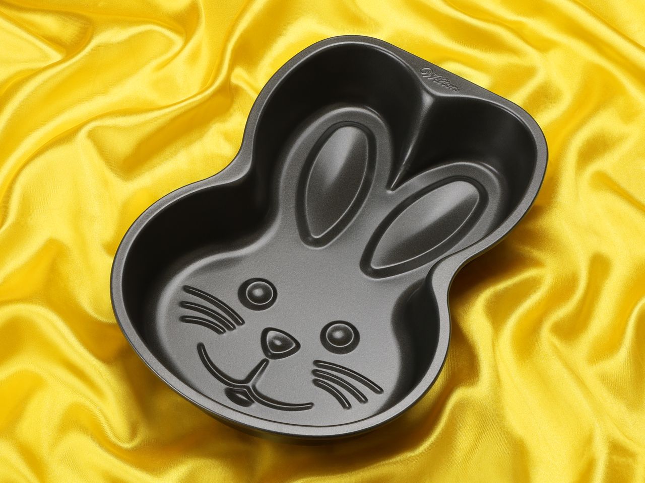 wilton bunny cake pan