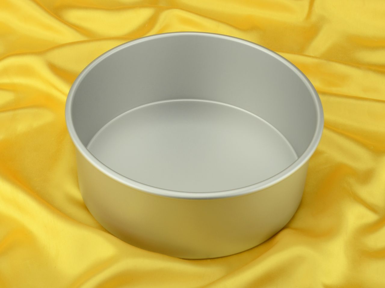 extra deep round cake pan o 25 x 10cm