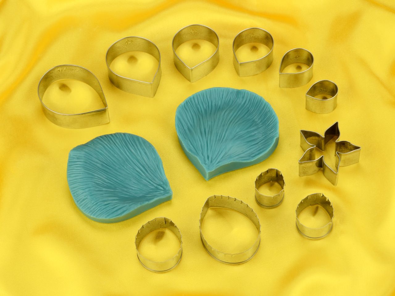 silicone veiner and cutter set rose