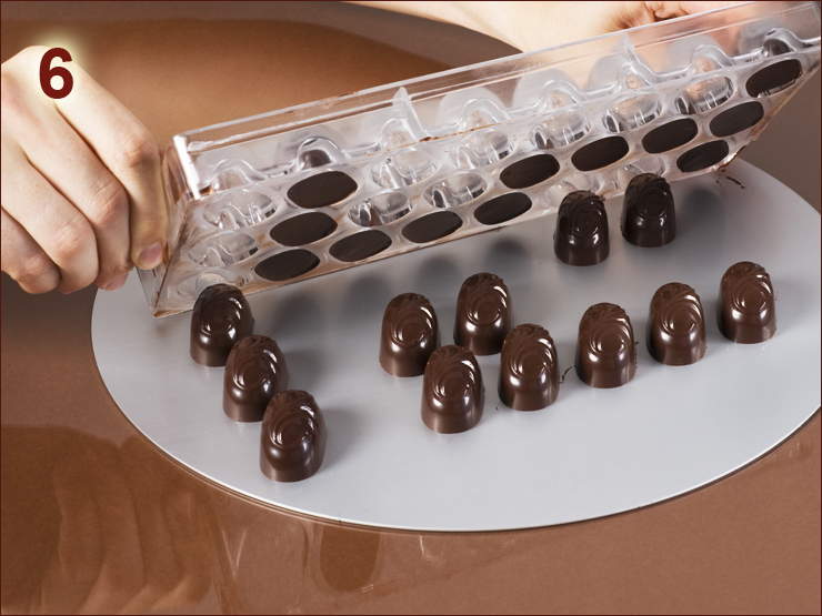 pralinen hohlkoerper fuellen und verschliessen
