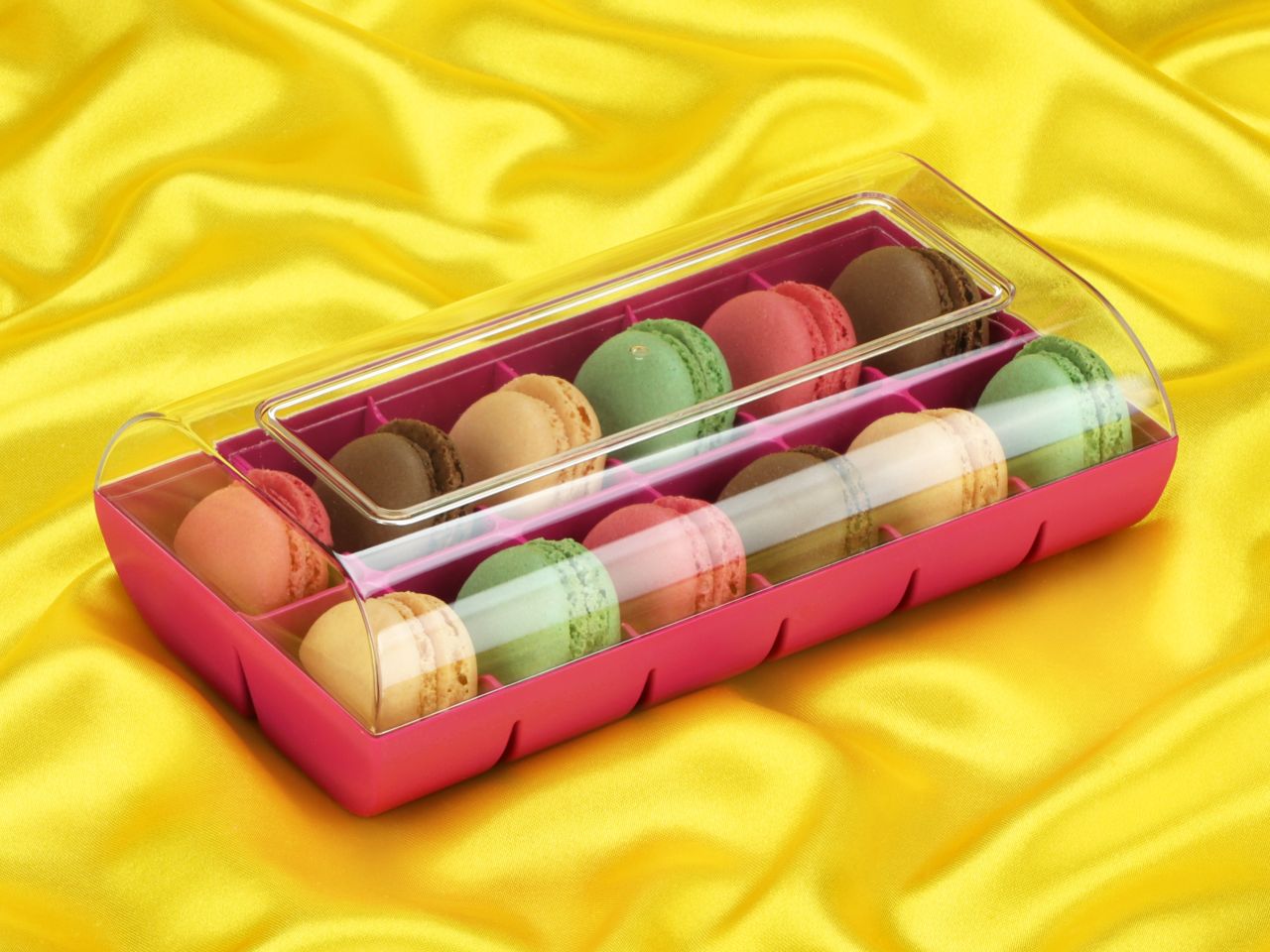 macaron halbschalen 24 stueck bunt in 12er box fuchsia