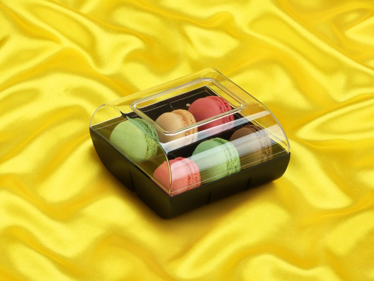 macaron halbschalen 12 stueck bunt in 6er box schwarz