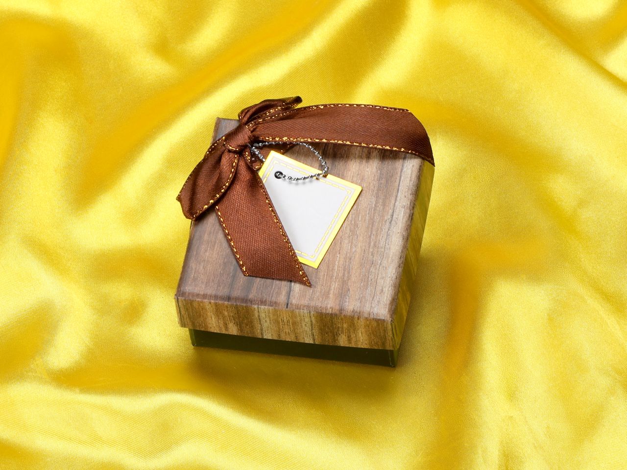 chocolate case wood style fuer 4 pralinen