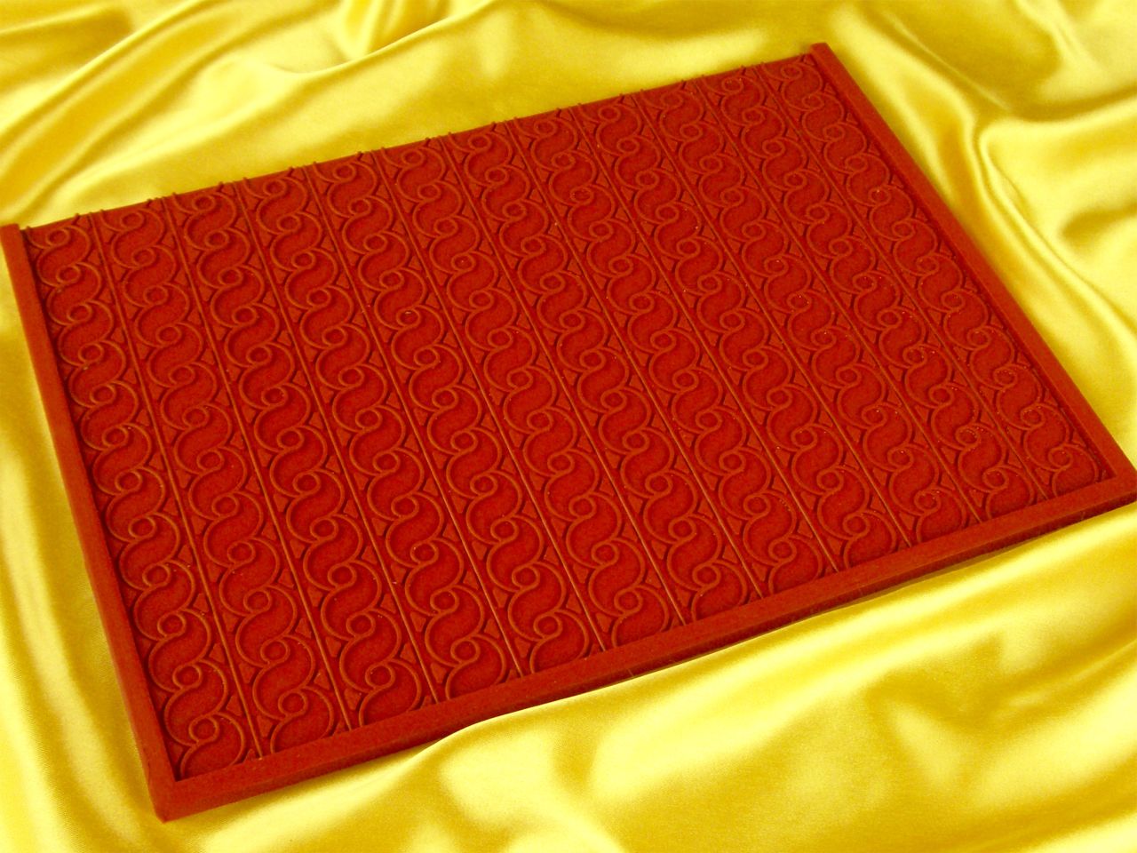 relief matte frieze 30x40