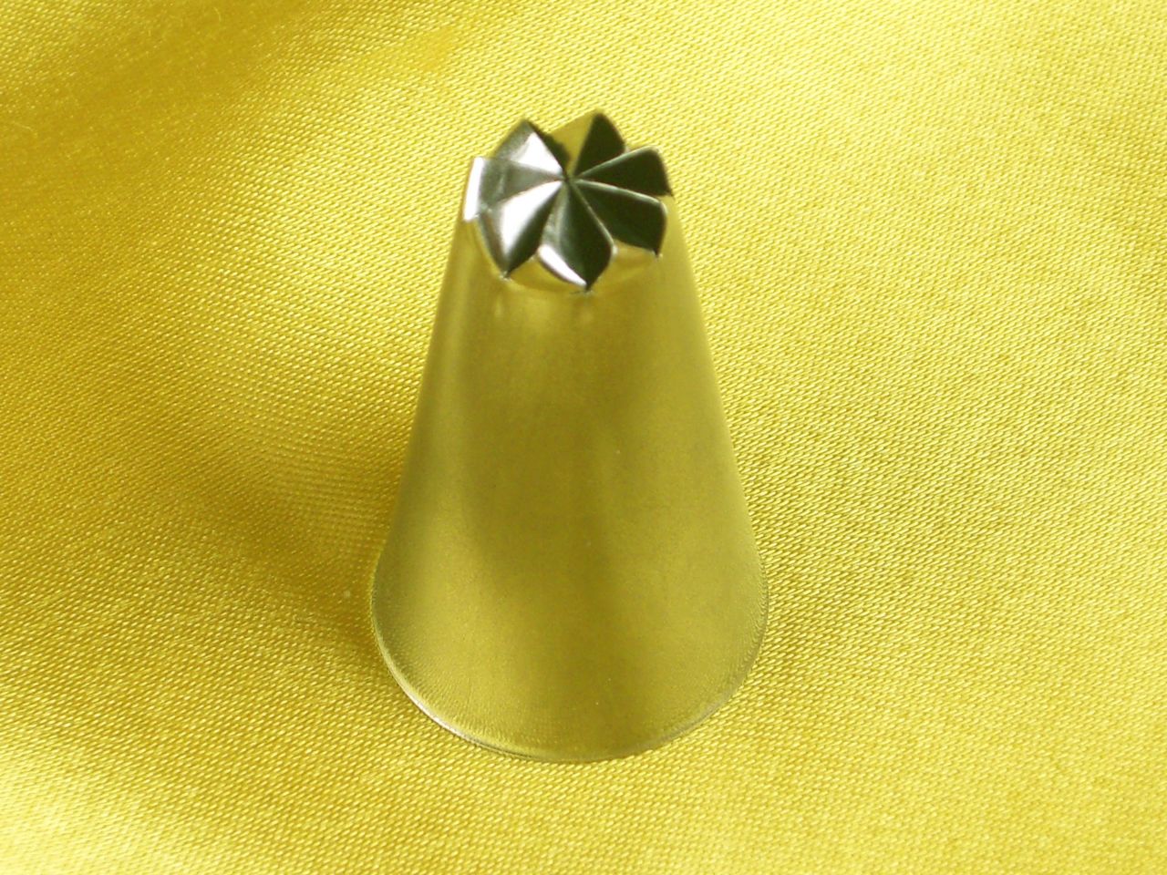 garniertuelle flower greenline
