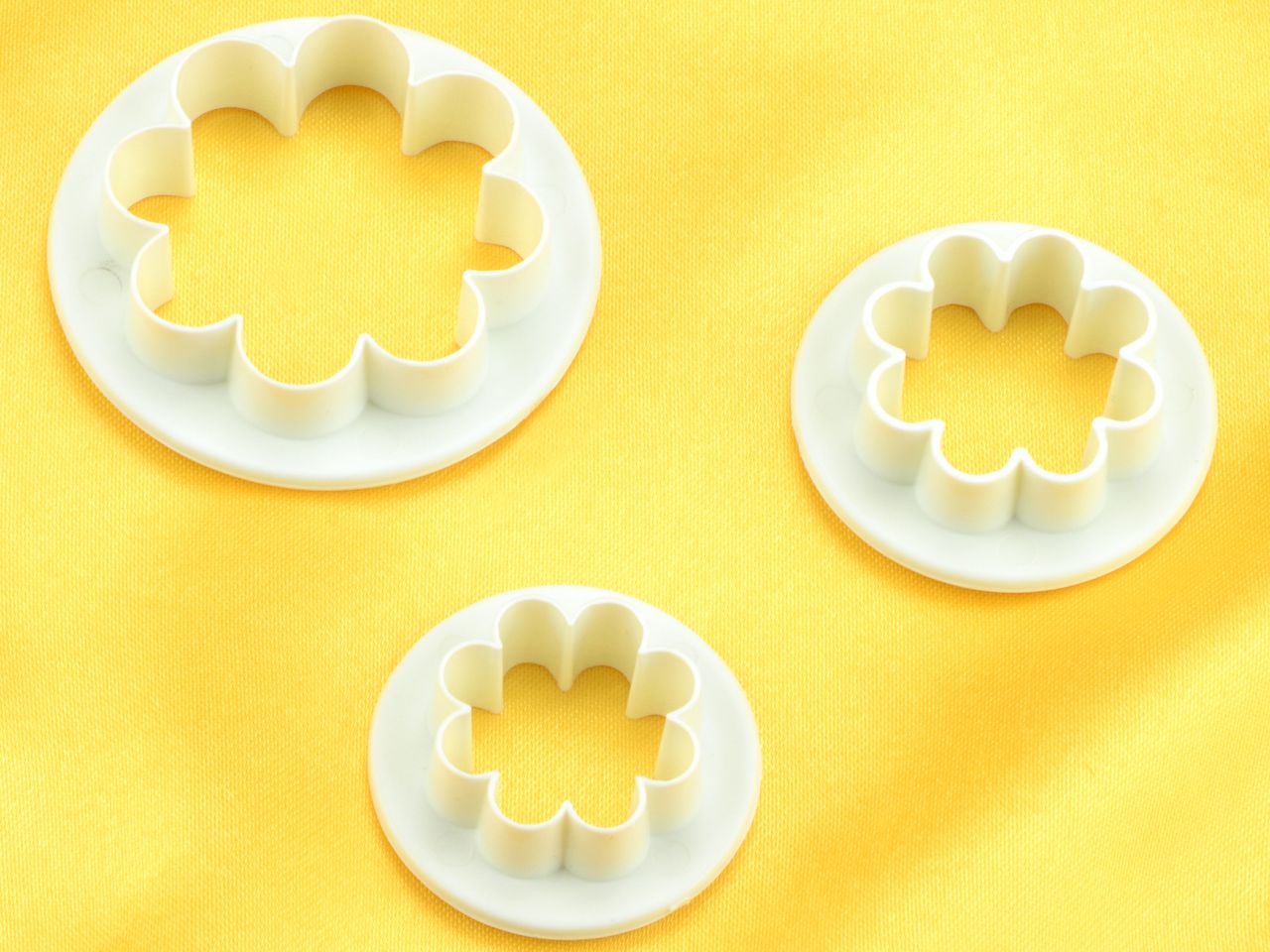 cutter set pink simple 3 pieces
