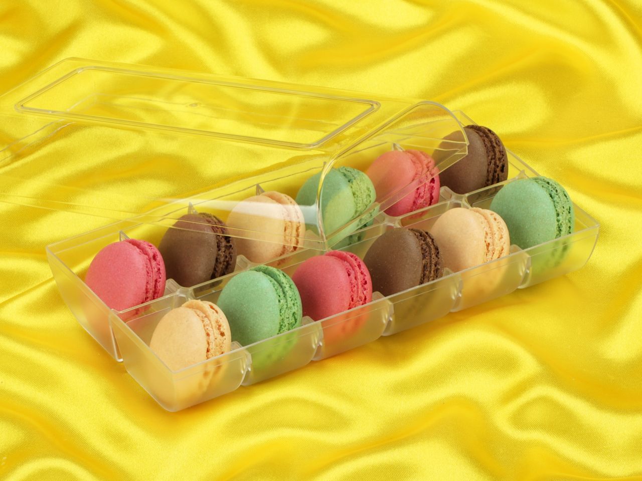 half shells 24pcs colourful in box for 12 macarons transparent