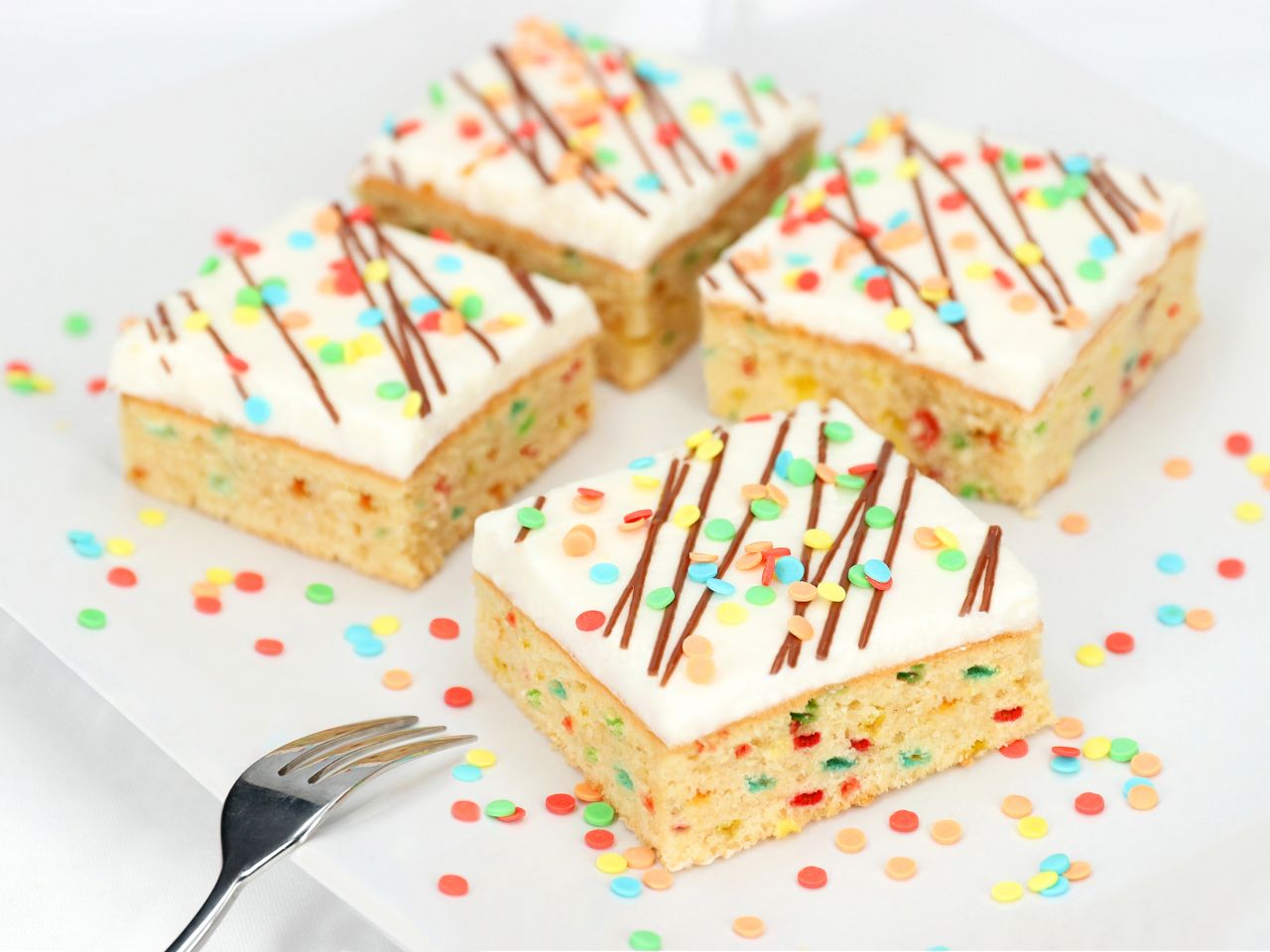 confetti cream cake 750g
