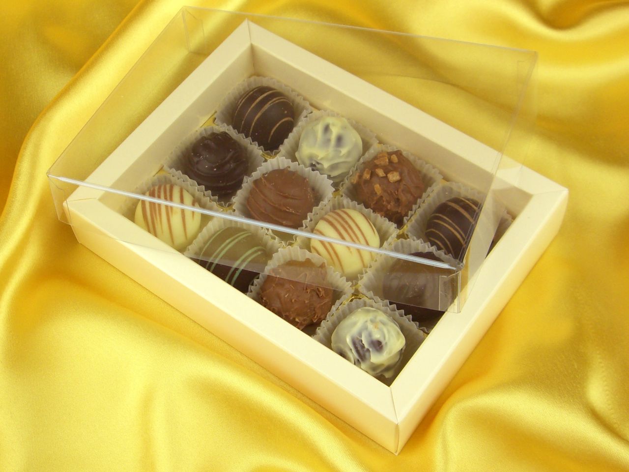 trueffelverpackung fuer 12 trueffel champagner