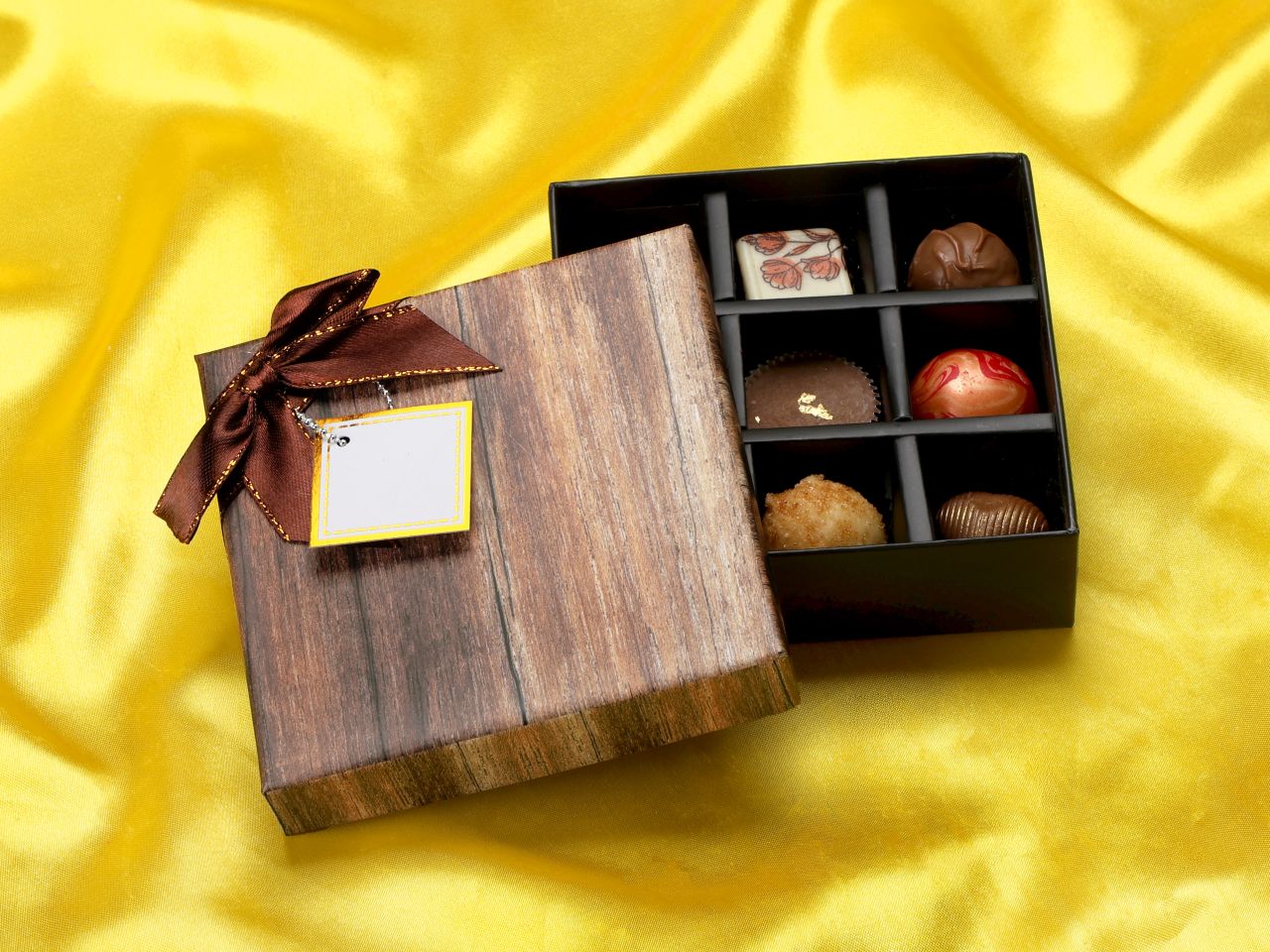 chocolate case wood style fuer 9 pralinen