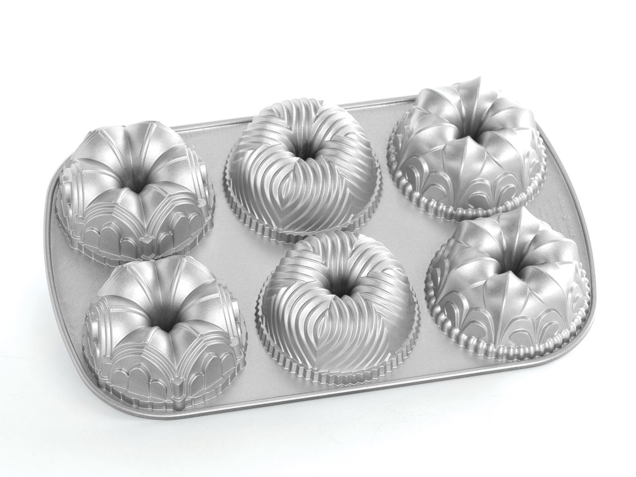 nordic ware garland bundt pan