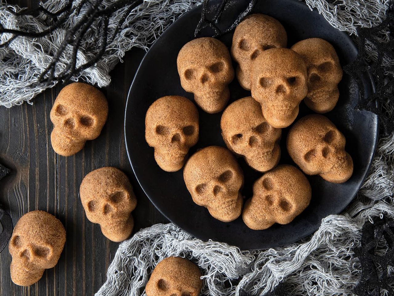 nordic ware skull bites cakelet pan