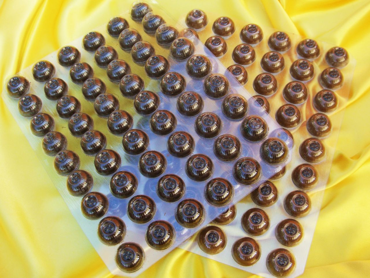 1 sheet maxi hollow sphere dark