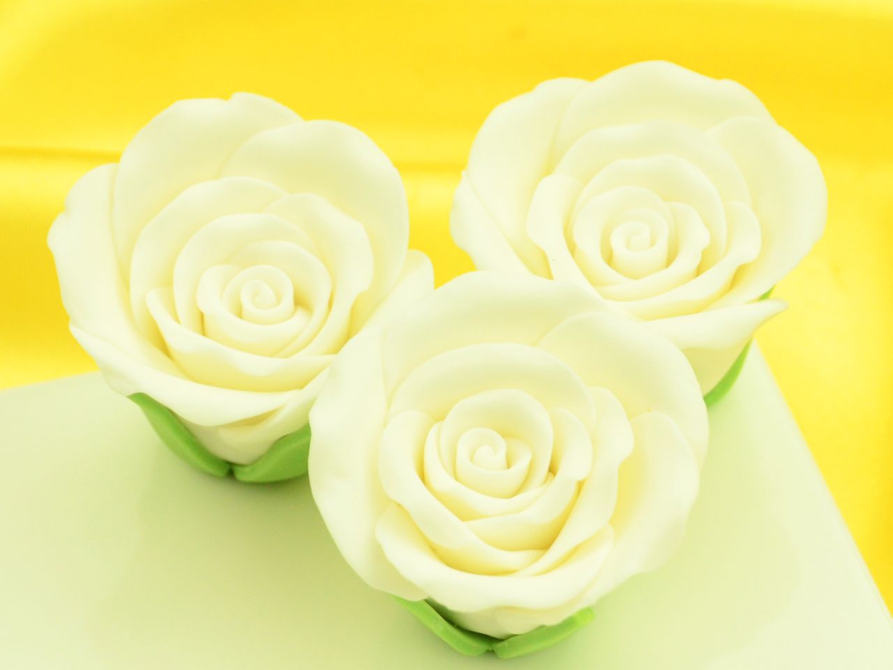 roses 50mm white sugar 3 pieces