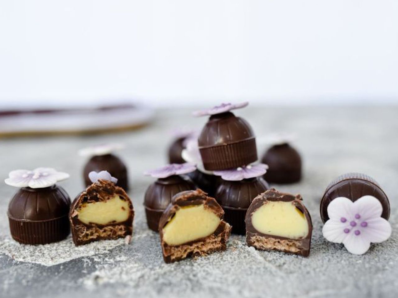 hollow shells with wafer insert dark chocolate 63 pieces