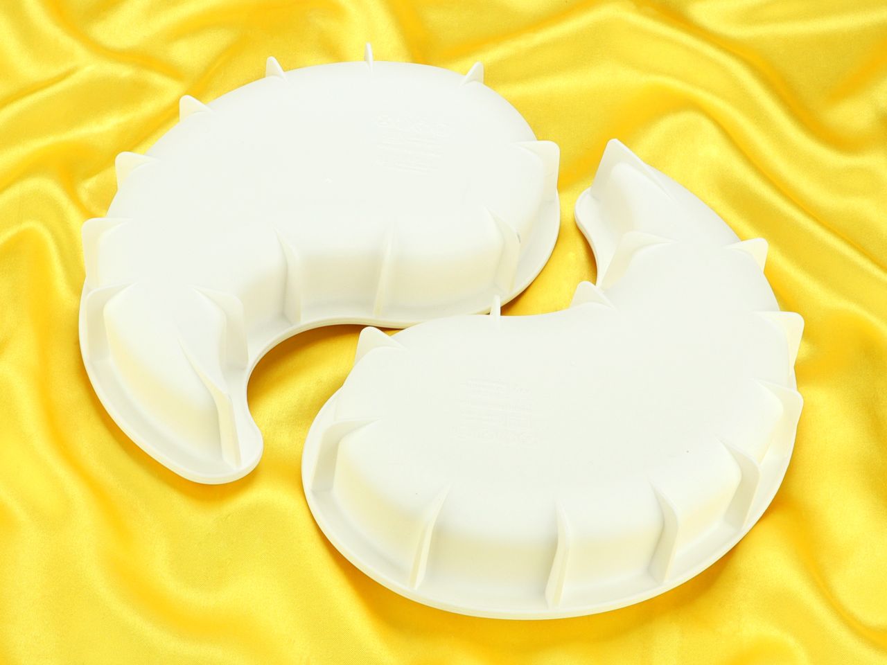 silicone mould yin yang 2500