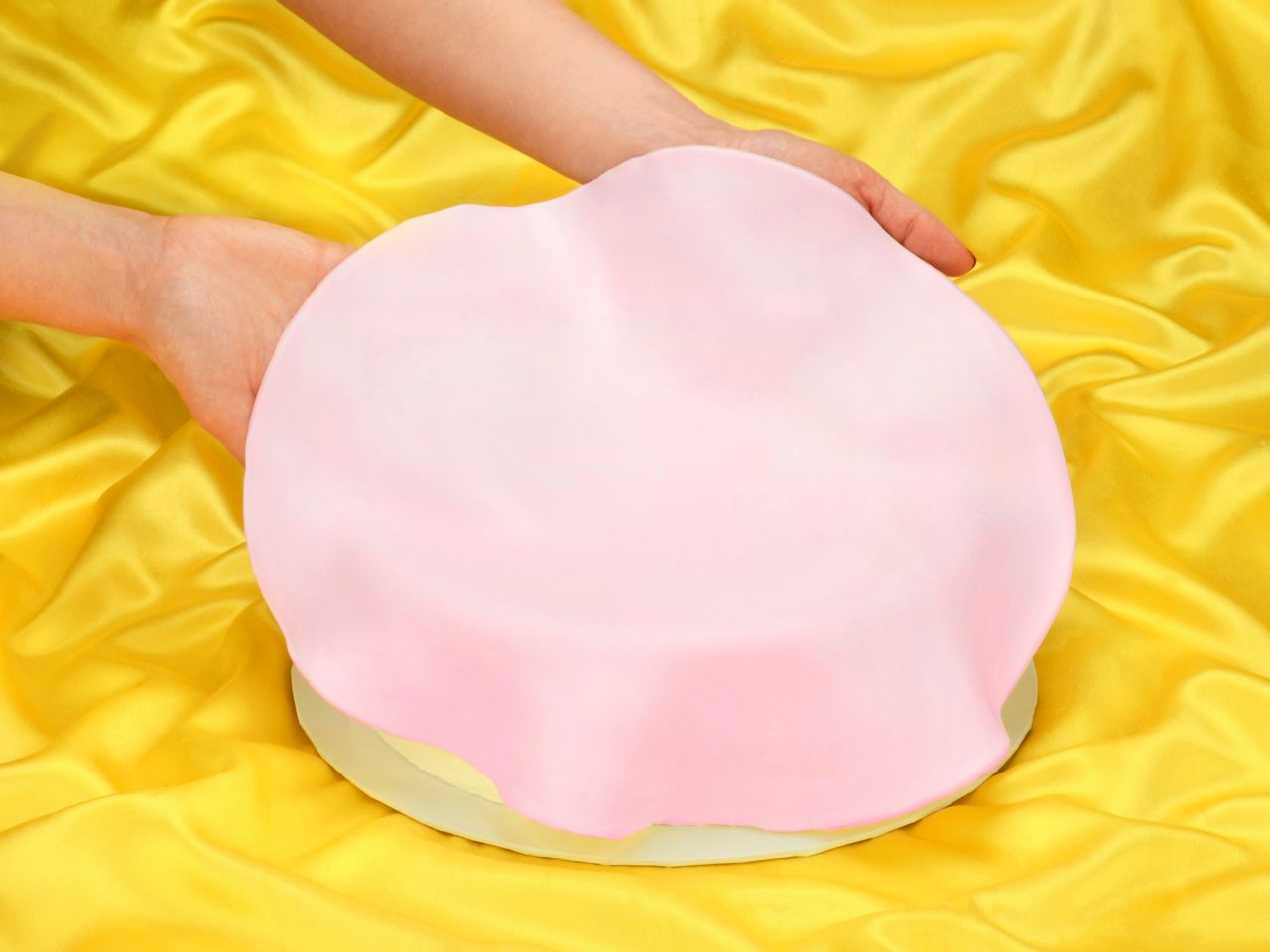 funcakes ready rolled fondant disc sweet pink