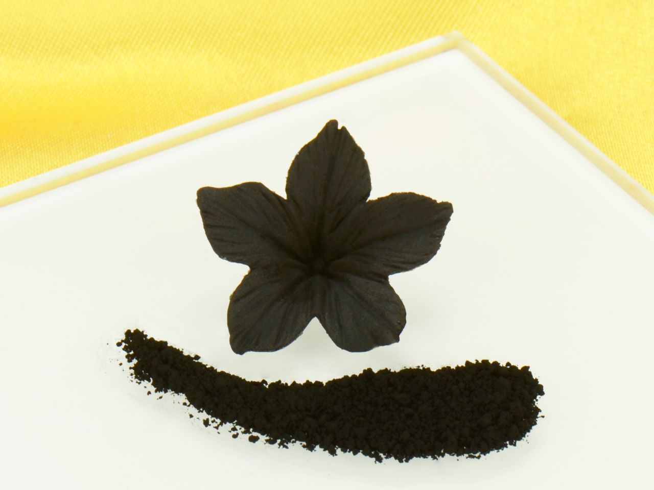 puderfarbe black magic 2g