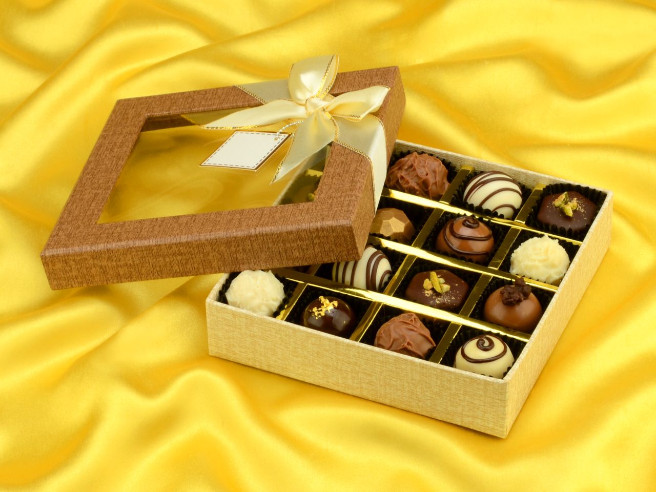 chocolate case treasure fuer 16 pralinen