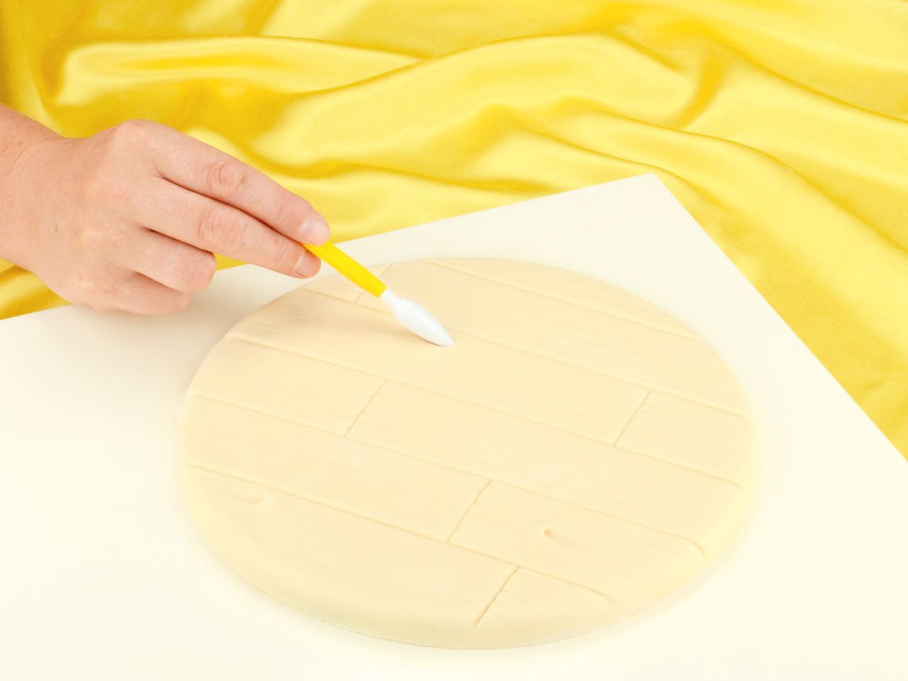 cakeboard in holzboden optik gestalten anleitung