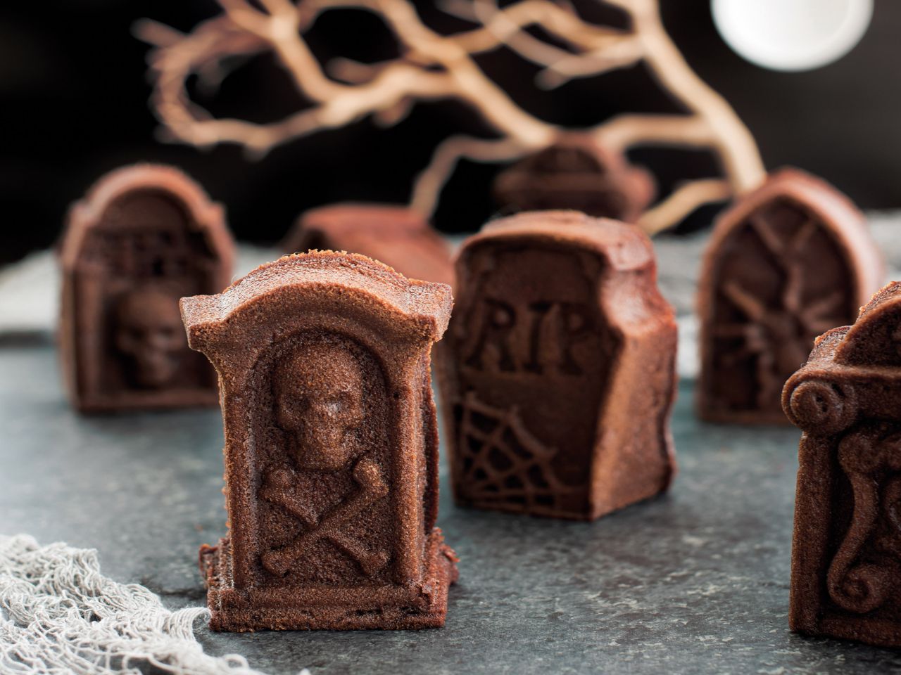 nordic ware tombstone cakelet pan