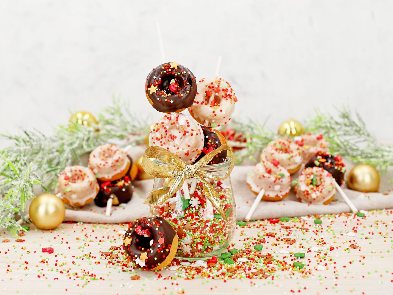 wilton 12 cavity mini doughnut pan