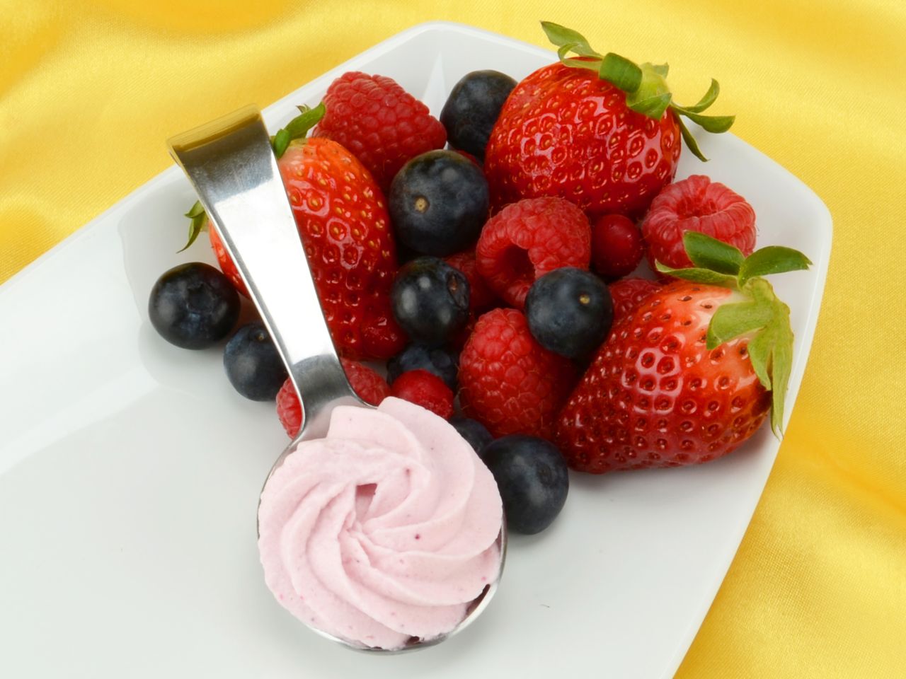 sahnestand waldfrucht 100g