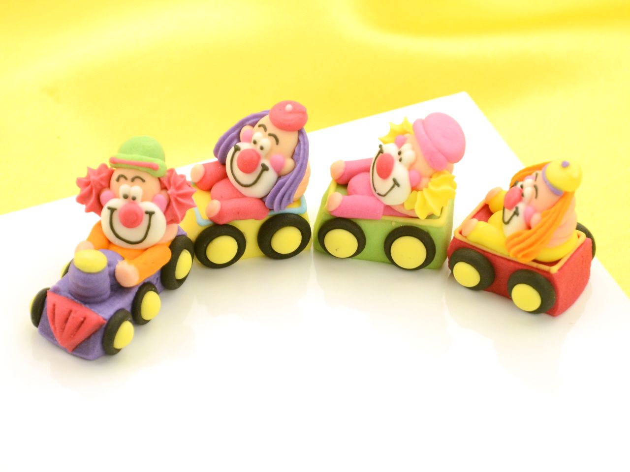 clowns in a train sugar set of 4