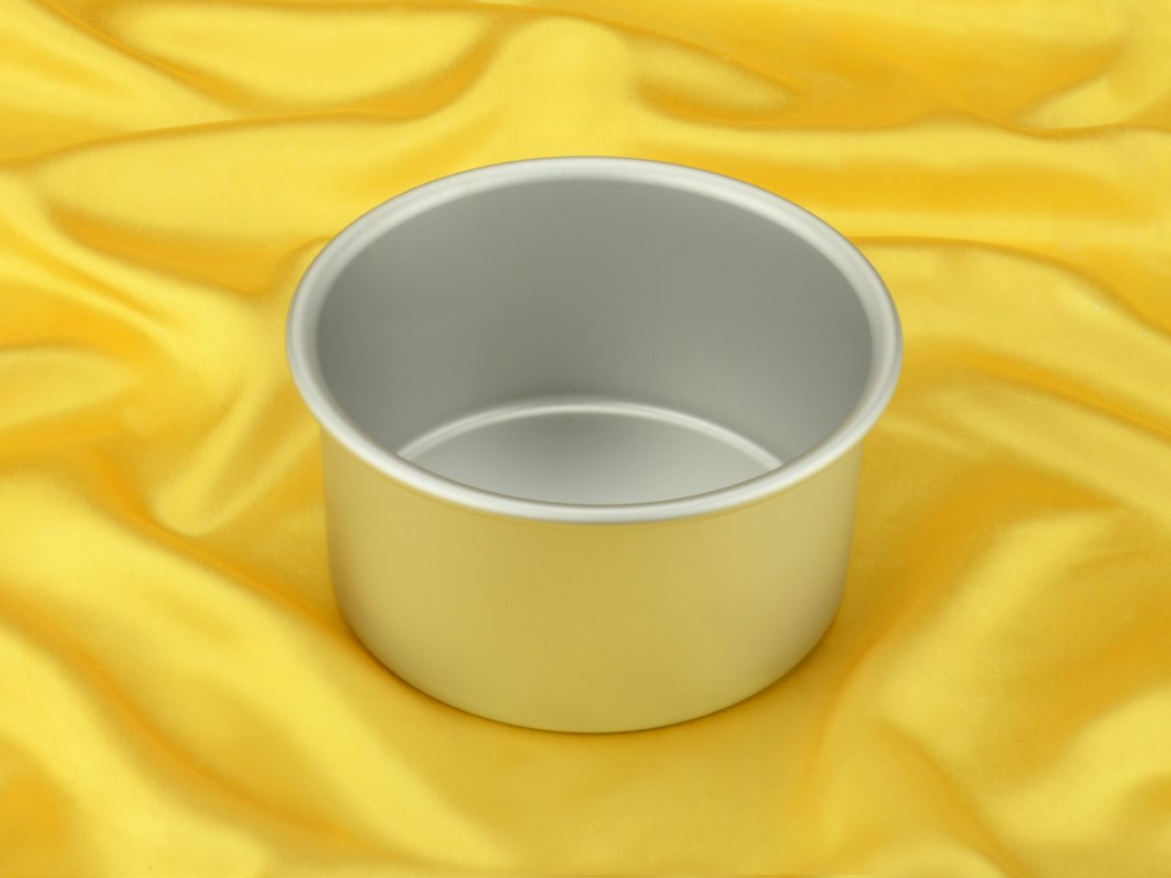extra deep round cake pan o 17 5 x 10cm