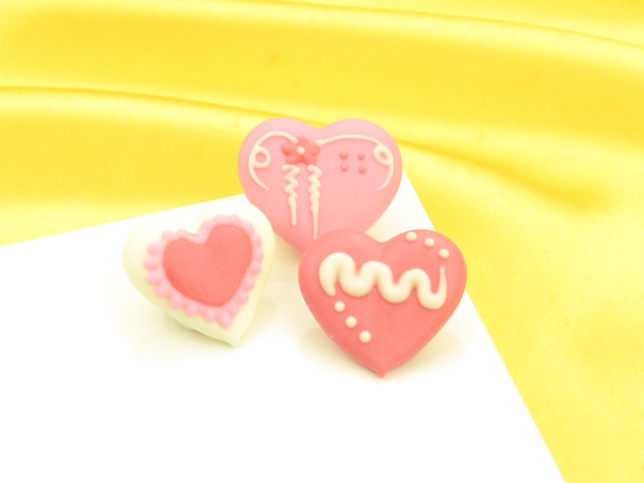 hearts white rose red sugar 8 pieces