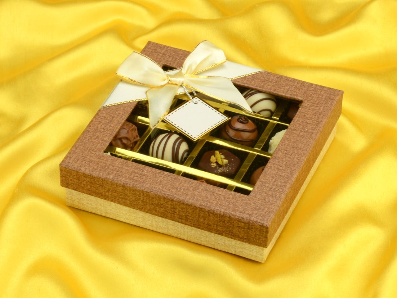 chocolate case treasure fuer 16 pralinen