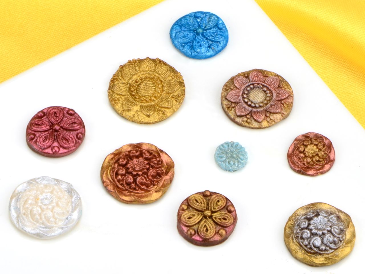 flex mould motif brooch