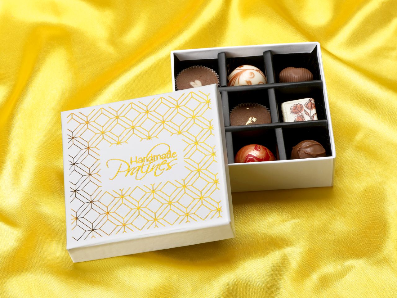 chocolate case golden elegance fuer 9 pralinen
