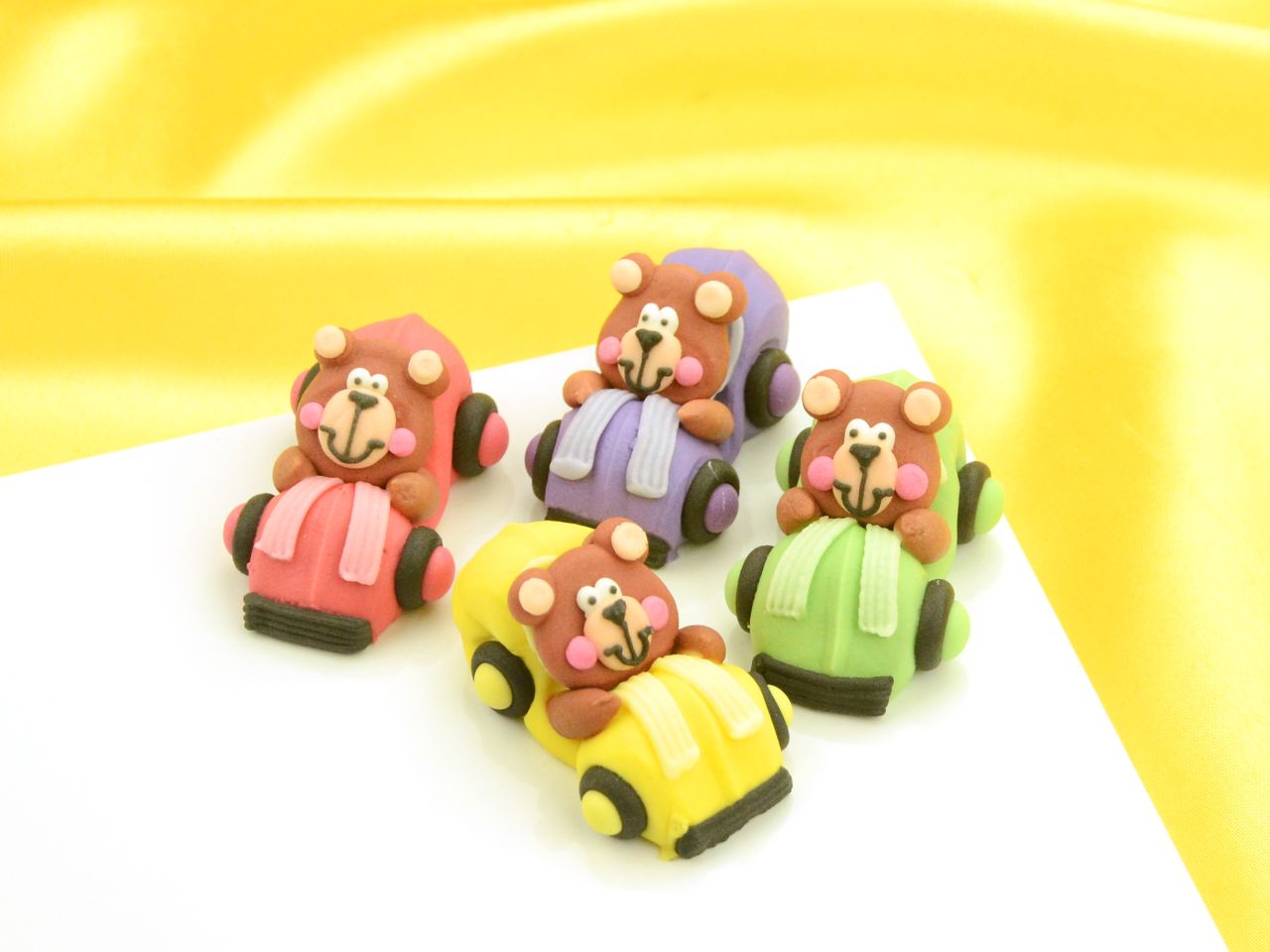 bears in a car sugar 4 pieces