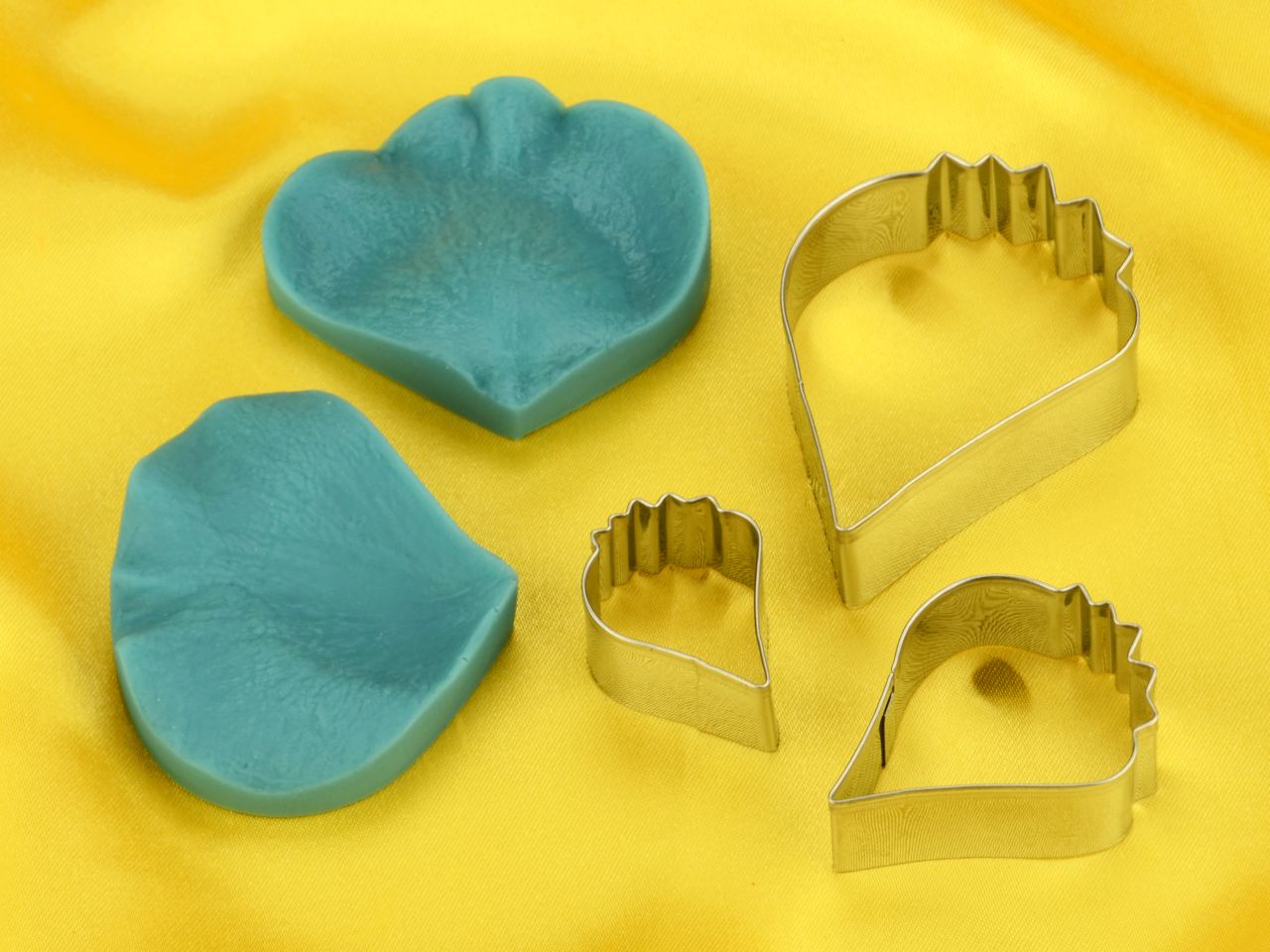 silicone veiner and cutter set poppy