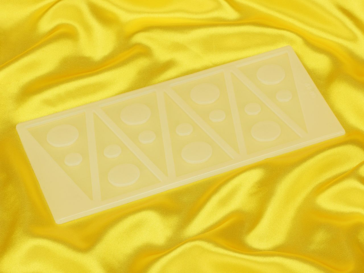 silicone mould for lids triangle